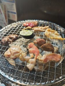 七輪で焼く鶏肉