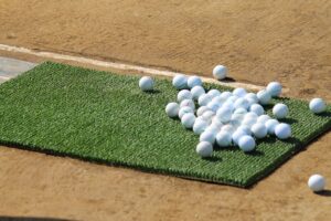 ゴルフボールとマット